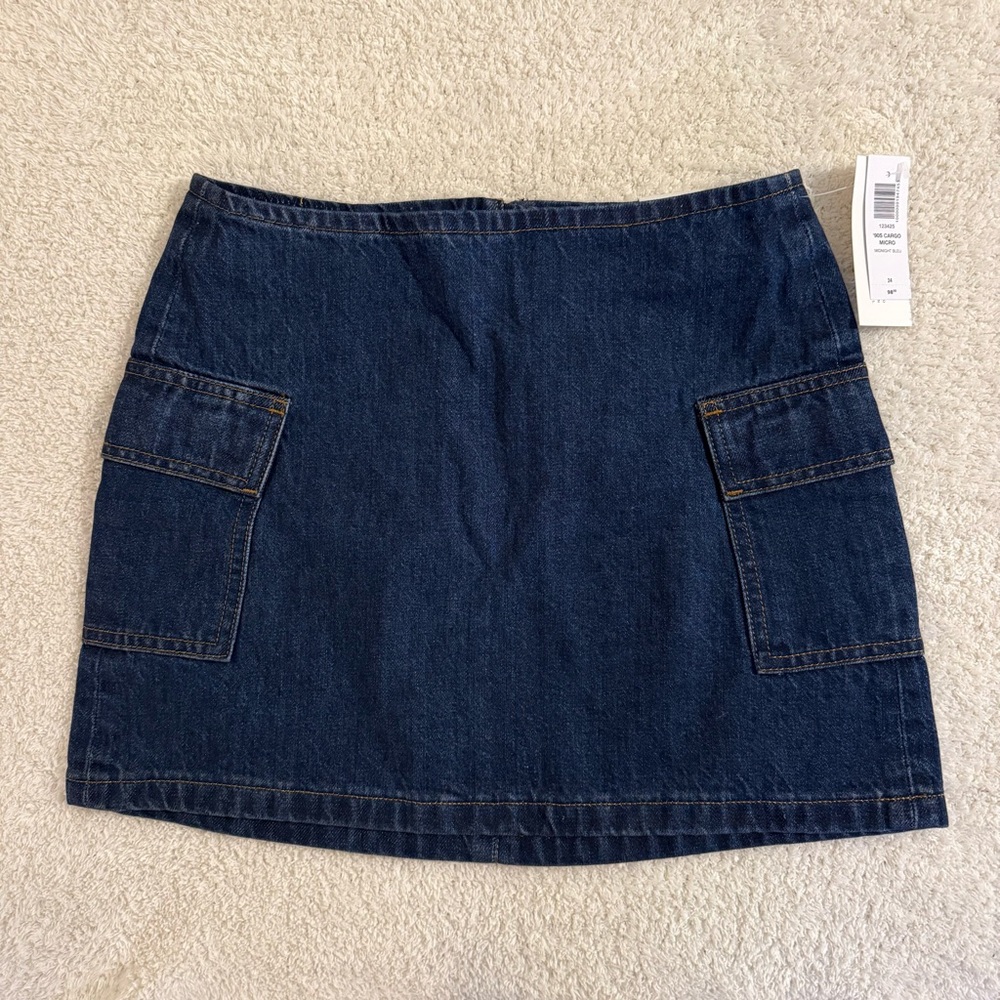 NWT Aritzia Denim Forum 90s Cargo Micro Skirt - Picture 2 of 9